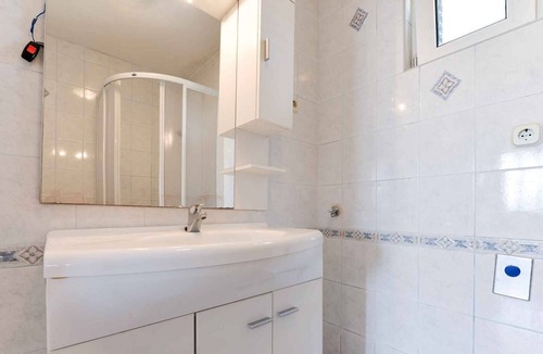 Rtina Apartment | Holiday apartment first row to the sea