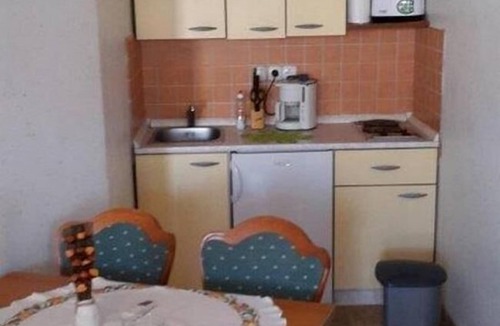 Vinjerac House | Holiday apartment for four people with a terrace