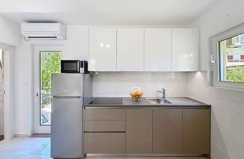 Jurandvor Apartment | Holiday apartment in a quiet and sunny location