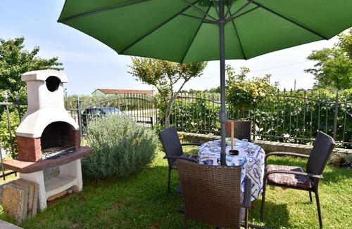 Đuba Apartment | Holiday Apartment in Đuba with Private Terrace