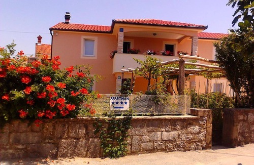Gabonjin Apartment | Holiday Apartment in Gabonjin with Free Parking