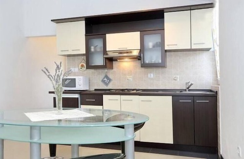 Gornji Karin Apartment | Holiday apartment Karin for 1 - 5 persons with 1 bedroom - Row house