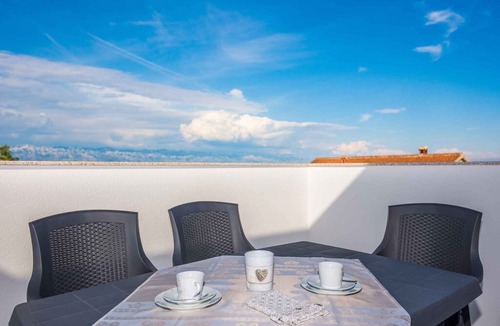 Vir Apartment | Holiday apartment luxurious | Swimming pool apartment for 4-6 people air conditioning, satellite TV, Wi-Fi internet