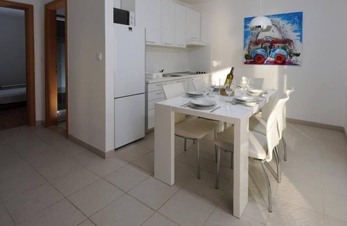 Marusici Apartment | Holiday apartment Mimice for 1 - 5 persons with 2 bedrooms - Row house