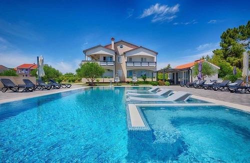 Vir Apartment | Holiday apartment Modern with pool, quiet location, lake view for 4 people