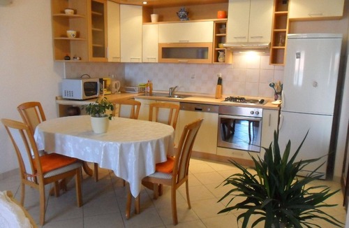 Trogir Apartment | Holiday apartment Trogir for 1 - 5 persons with 3 bedrooms - Holiday apartment in one or multi-famil
