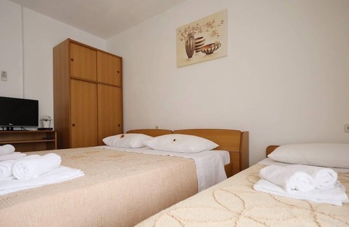 Knez House | Holiday apartment Veli Iz for 1 - 3 persons with 1 bedroom - Holiday house