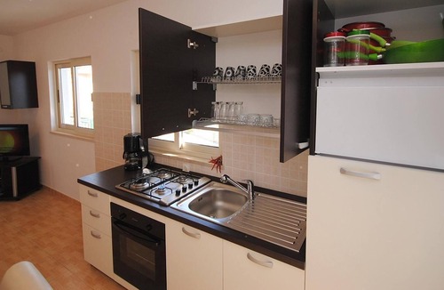 Vinisce Apartment | Holiday apartment Vinišće for 1 - 4 persons with 2 bedrooms - Holiday apartment in one or multi-fami