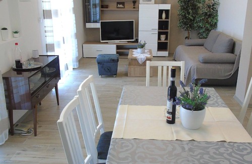 Vinisce Apartment | Holiday apartment Vinišće for 1 - 6 persons with 2 bedrooms - Row house
