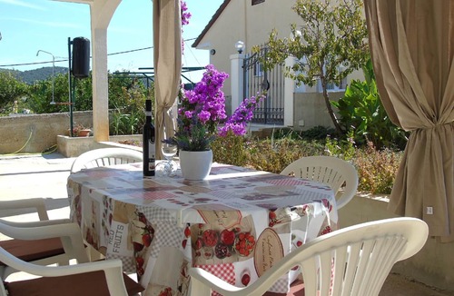 Vinisce Apartment | Holiday apartment Vinišće for 1 - 6 persons with 2 bedrooms - Row house