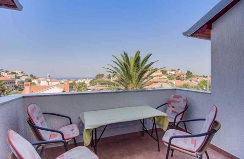 Cove Murtar Apartment | Holiday apartment with balcony and sea view