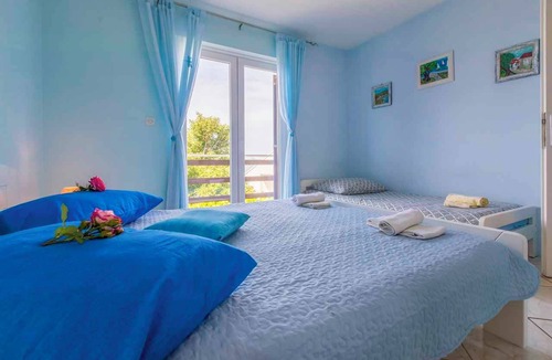 Sveti Juraj Apartment | Holiday apartment with air conditioning and barbecue