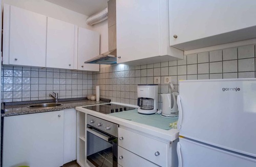 Veli Losinj Apartment | Holiday apartment with balcony