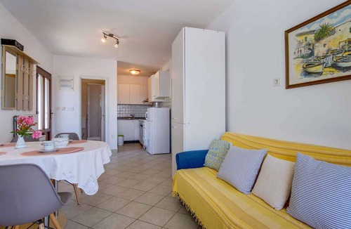 Veli Losinj Apartment | Holiday apartment with balcony