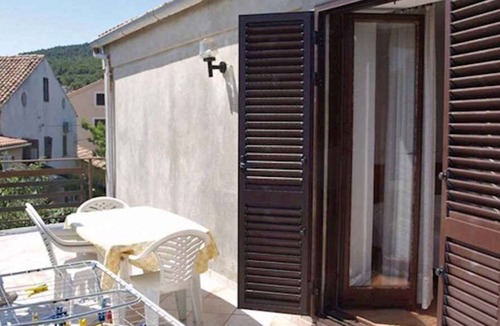 Veli Losinj Apartment | Holiday apartment with air conditioning and TV