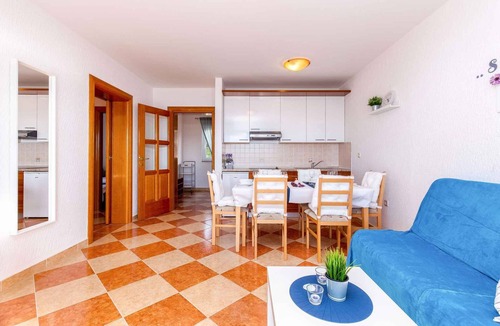 Crikvenica Apartment | Holiday apartment with air conditioning and pool