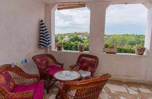 Grebastica Apartment | Holiday apartment with air conditioning and sea view