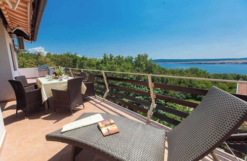 Jadranovo Apartment | Holiday apartment with terrace