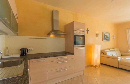 Lovrecica Apartment | Holiday apartment with air conditioning and pool