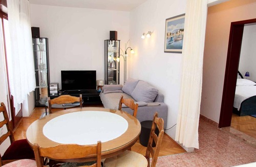 Mastrinka Apartment | Holiday apartment with use of pool