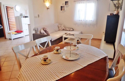 Rovanjska Apartment | Holiday apartment with terrace and air conditioning