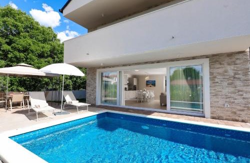 Sveti Anton Apartment | Holiday Apartment with Private Pool - SARA