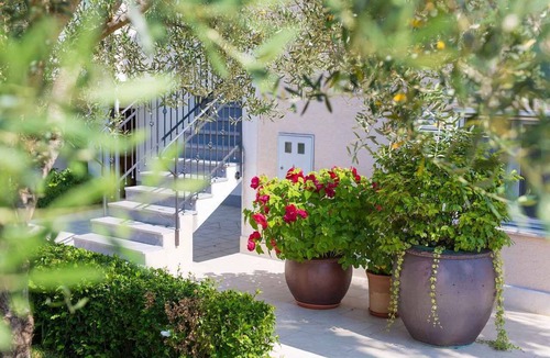 Vantacici Apartment | Holiday apartment with garden and WIFI