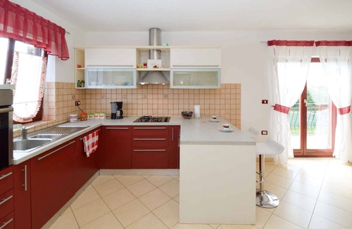 Sajini Apartment | Holiday apartment with air conditioning and mounting pool