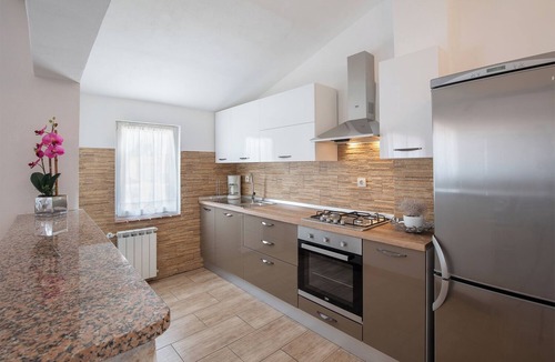 Sajini Apartment | Holiday apartment with air conditioning