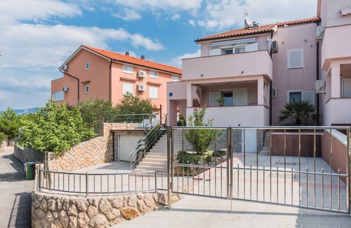 Klimno Apartment | Holiday apartment with air conditioning and sea view