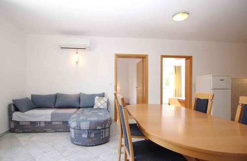 Baska Apartment | Holiday apartment with air conditioning