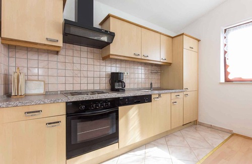 Brzac Apartment | Holiday apartment with air conditioning in a small village
