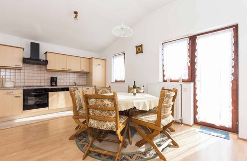 Brzac Apartment | Holiday apartment with air conditioning in a small village