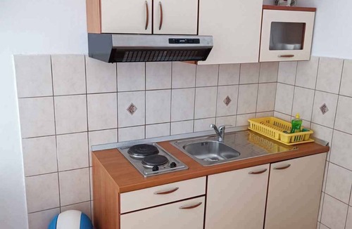 Lopar Apartment | Holiday apartment with air conditioning in a quiet location
