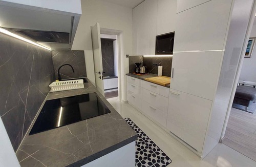 Malinska Apartment | Holiday apartment with air conditioning and balcony