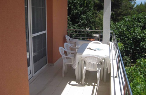 Srima Apartment | Holiday apartment with air conditioning close to the beach