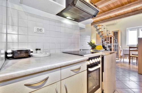 Petrovija Apartment | Holiday apartment with air conditioning