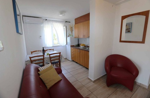 Silo Apartment | Holiday apartment with air conditioning and balcony