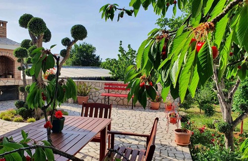 Polje Apartment | Holiday apartment with air conditioning and Internet