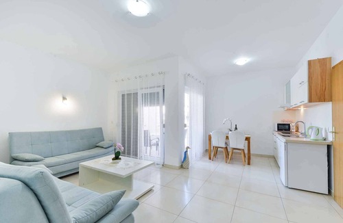 Vir Apartment | Holiday apartment with air conditioning and Internet