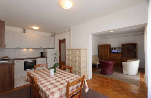 Silo Apartment | Holiday apartment with balcony and sea view