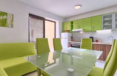 Umag Apartment | Holiday apartment with balcony and air conditioning
