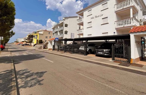 Dramalj Apartment | Holiday apartment With sea views and pool