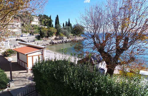 Ika Apartment | Holiday apartment with sea view
