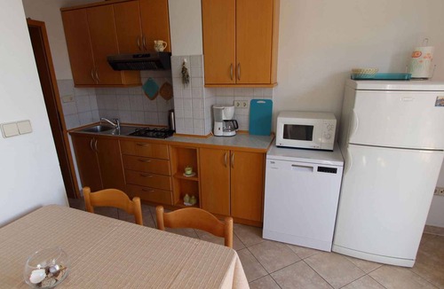Tribulje Apartment | Holiday apartment with balcony and barbecue