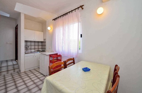 Kukljica Apartment | Holiday apartment with shared-use pool