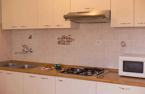 Vantacici Apartment | Holiday apartment with balcony