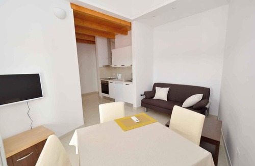 Medulin Apartment | Holiday apartment with balcony and sea view