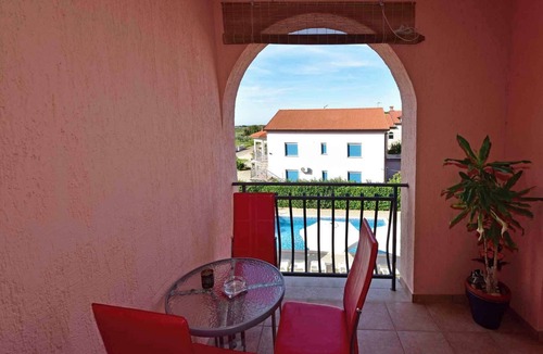 Dajla Apartment | Holiday apartment with outdoor pool