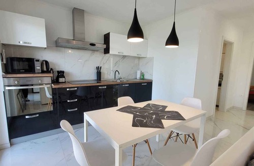 Omisalj Apartment | Holiday apartment with a beautiful view of the sea